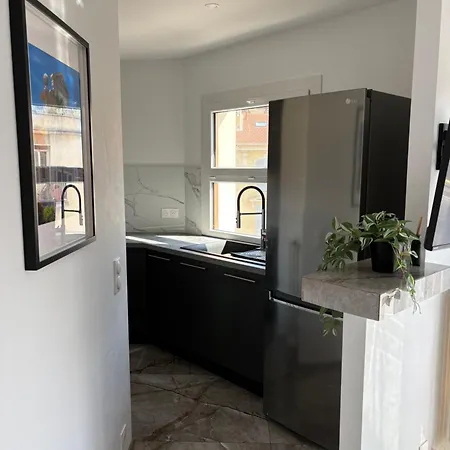 Modern Apartment, Air Conditioning, Balcony Liberation *