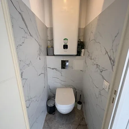 Modern Apartment, Air Conditioning, Balcony Liberation 니스