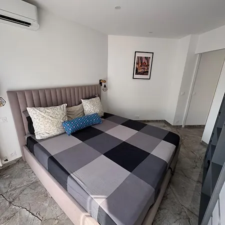Modern Apartment, Air Conditioning, Balcony Liberation